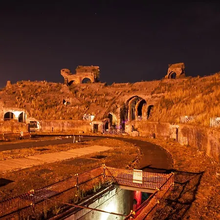 Mary Falciano del Massico